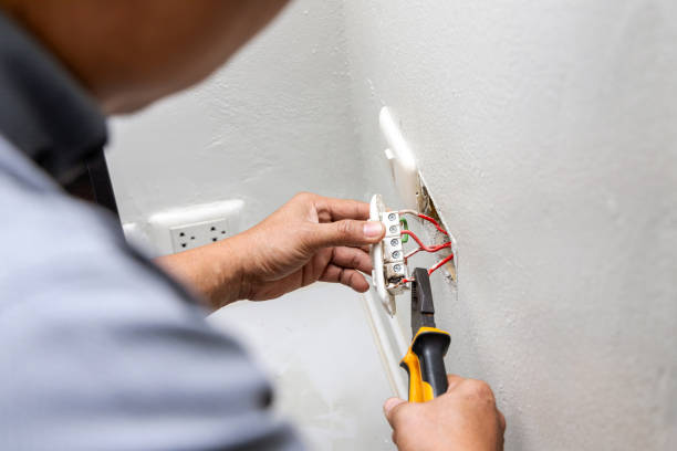 Best Affordable Emergency Electrician  in Williamsburg, OH